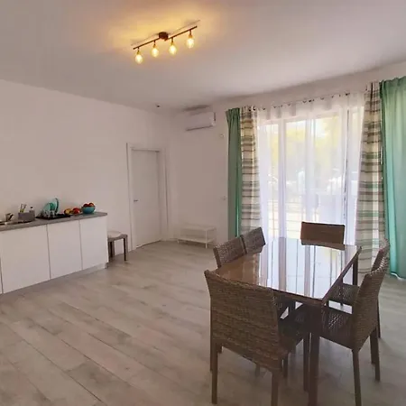 Apartment Mika