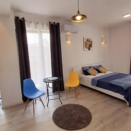Mika Apartment *