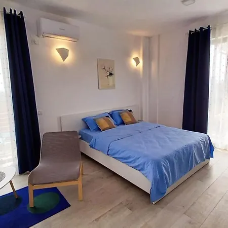 Mika Apartament *