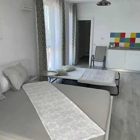Mika Apartment